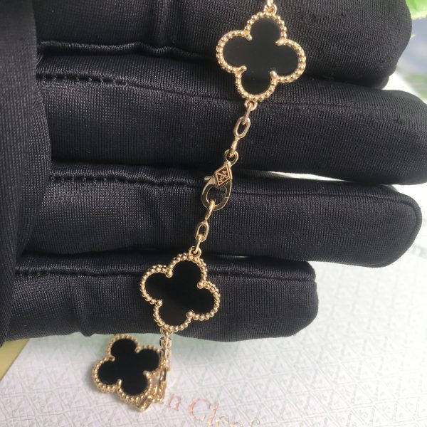 VAN CLEEF & ARPEL ALHAMBRA NECKLACE ONYX 10 MOTIFS