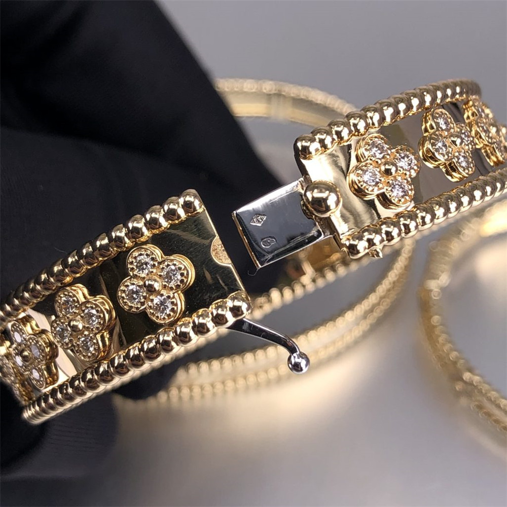 VCA 18ct Yellow Gold Perlee Clover Bracelet Diamonds