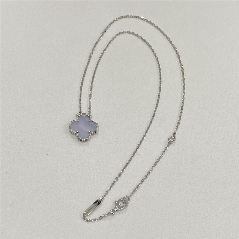Van cleef Arpels Vintage Alhambra Pendant Necklace Chalcedony