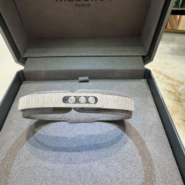 Messika Move Noa Ciselé Bangle 0.15ct Dupe