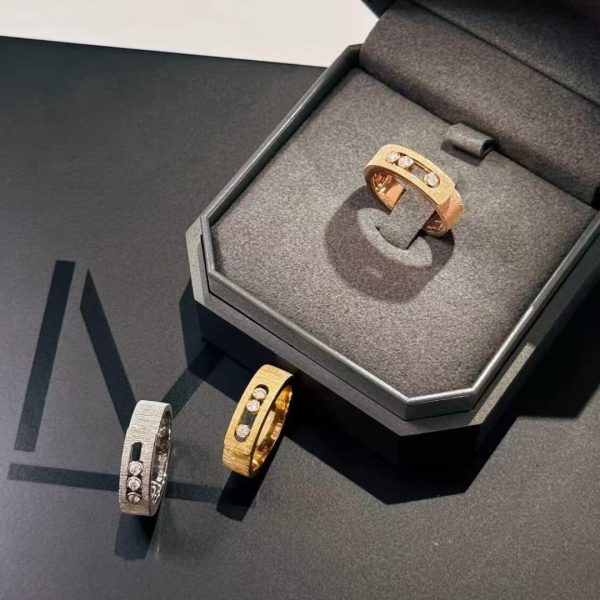 Move Noa cesele ring 3 diamonds new release