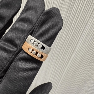Move Noa cesele ring 3 diamonds new release